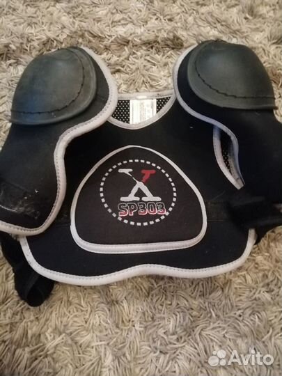 Нагрудник хоккейный