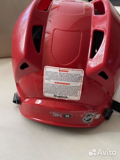 Хоккейный шлем