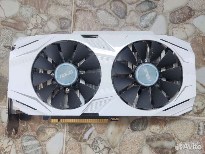 Отличная Asus GTX 1060 3GB Dual