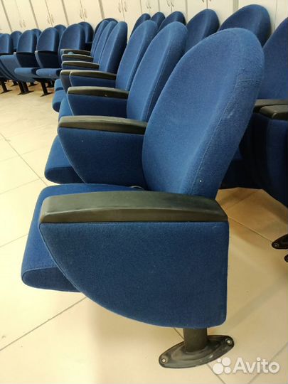 Кресла мягкие В конференц-зал 8шт. Б.У