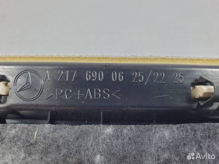 Обшивка стойки передней задняя правая A2176900625