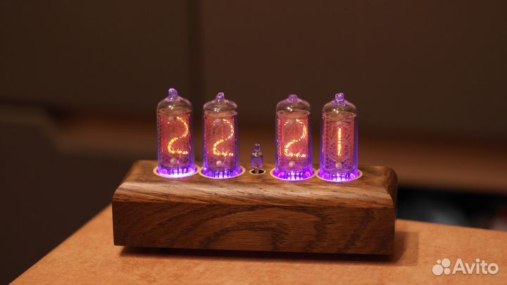 Ламповые часы на ин-8-2