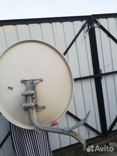 Спутниковая тарелка