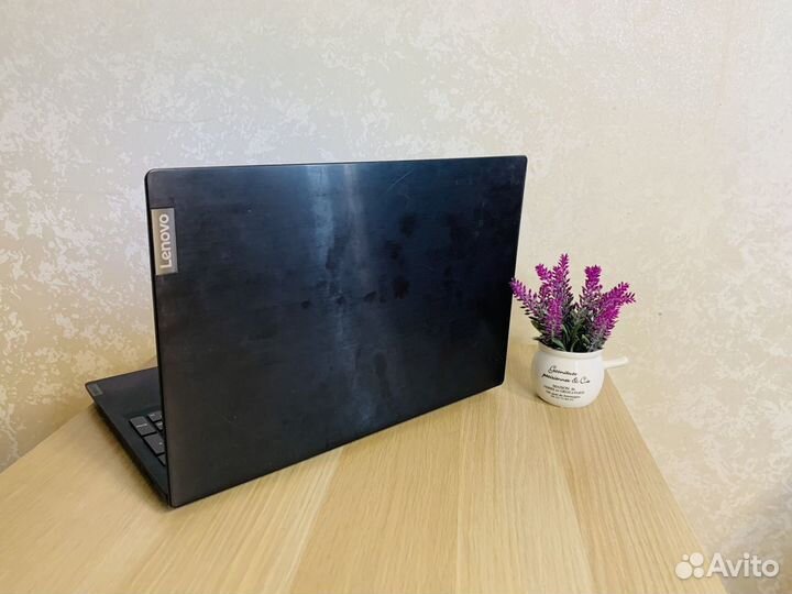 Современный, быстрый ноутбук