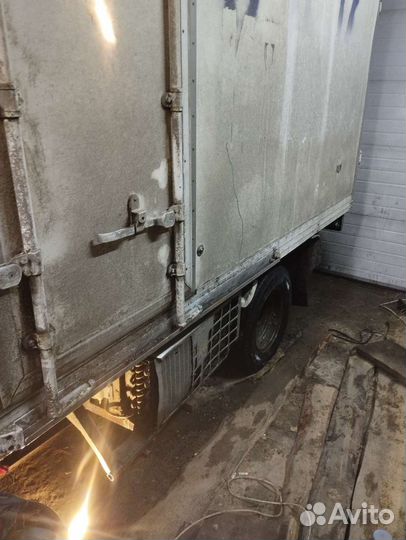 Будка с рефрижератором