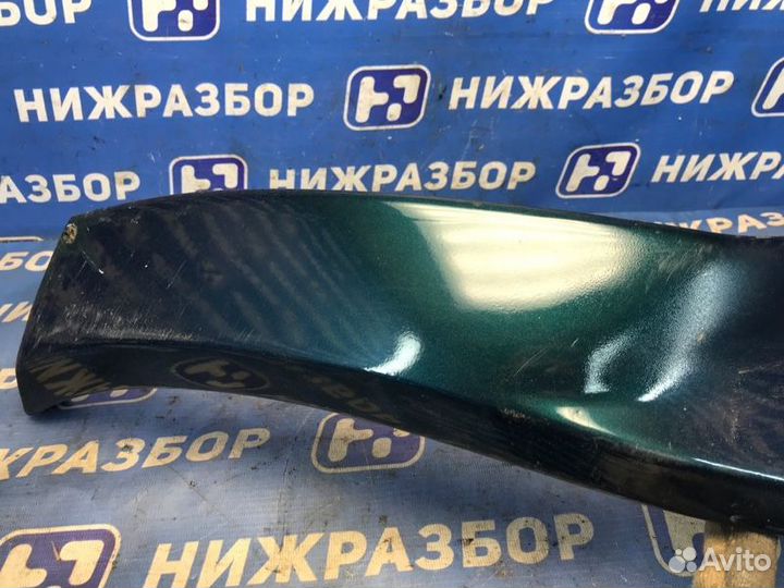 Накладка бампера передняя правая Mitsubishi Pajero