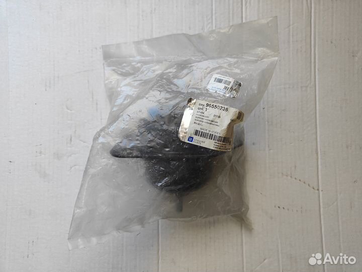 Опора двигателя правая 96550236