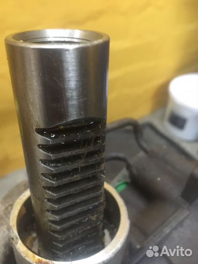 Рулевая рейка jeep liberty,cherokee kj