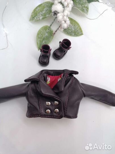 Кроссовки, сапоги и куртка для Блайз