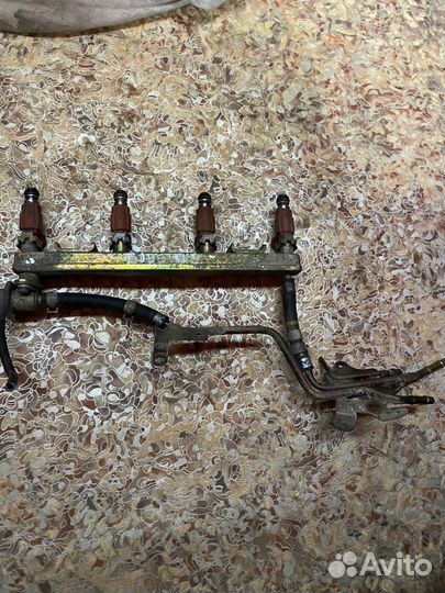 Топливная рампа Nissan Bluebird