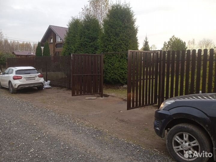 Забор из евроштакетника