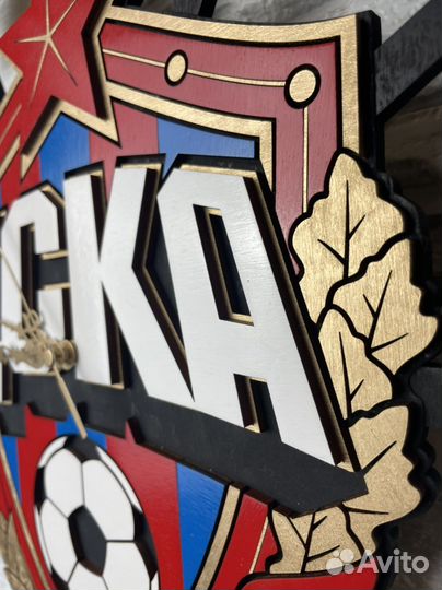 Эмблема Цска из дерева, настенные часы