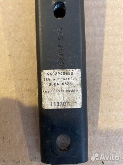 Механизм регулировки ремня безопасности