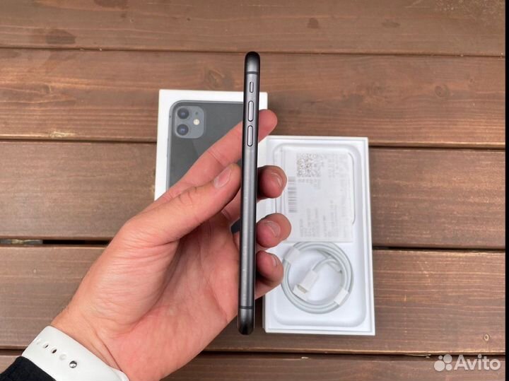 iPhone 11, 64 ГБ