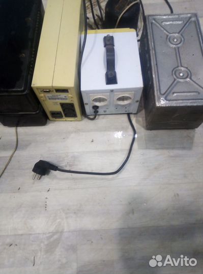 Стабилизатор, трасворматор