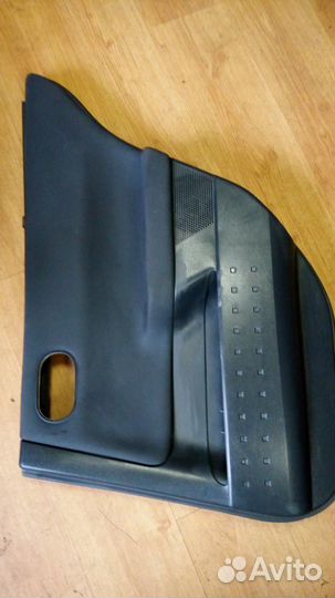 Обшивка двери задней правой рено меган 2