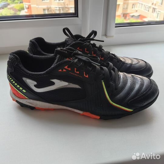 Бутсы футбольные сороконожки 42р