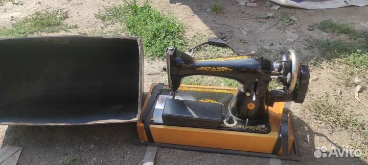 Швейная машинка