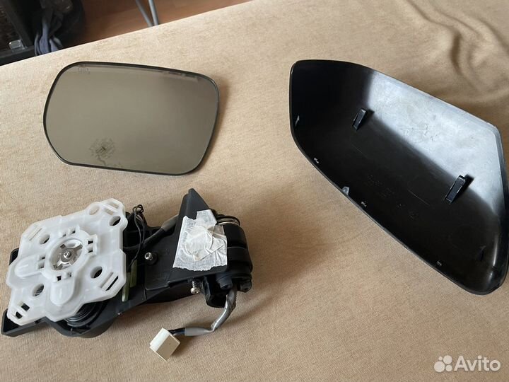 Зеркальный элемент на Suzuki Grand Vitara