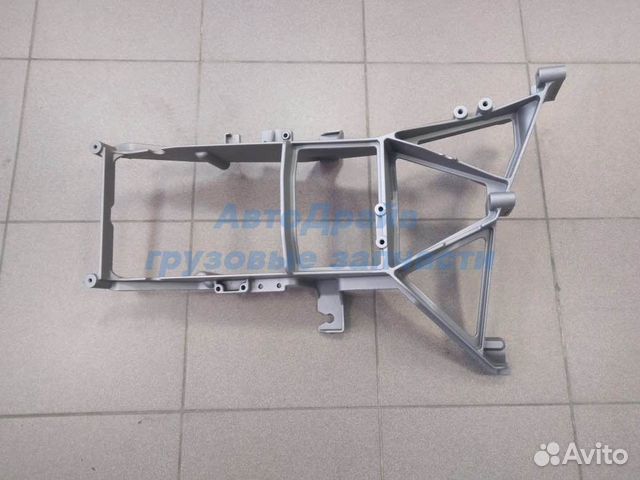 Кронштейн фары даф 95 хф 105 хф правой