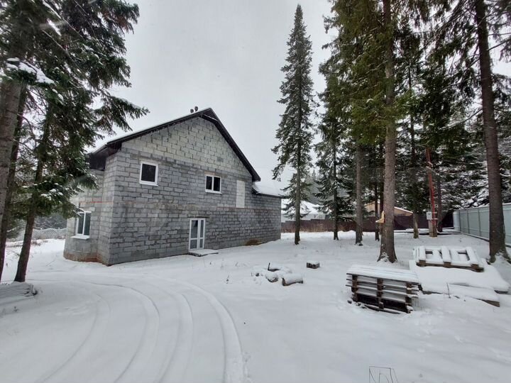 Коттедж 258,8 м² на участке 15 сот.