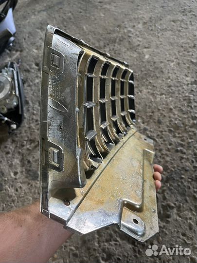 Решетка радиатора Mitsubishi Pajero Sport II