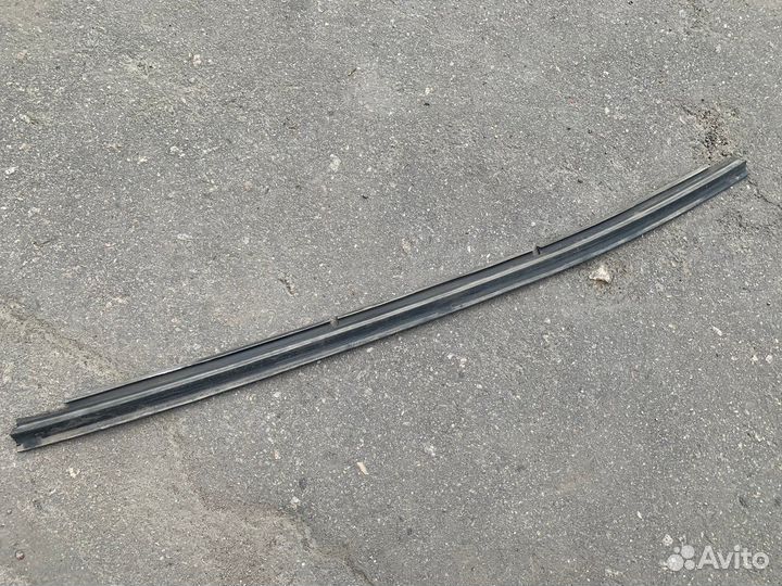 Уплотнитель накладки двери передней Grand Vitara