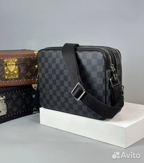 Мессенджер Louis Vuitton