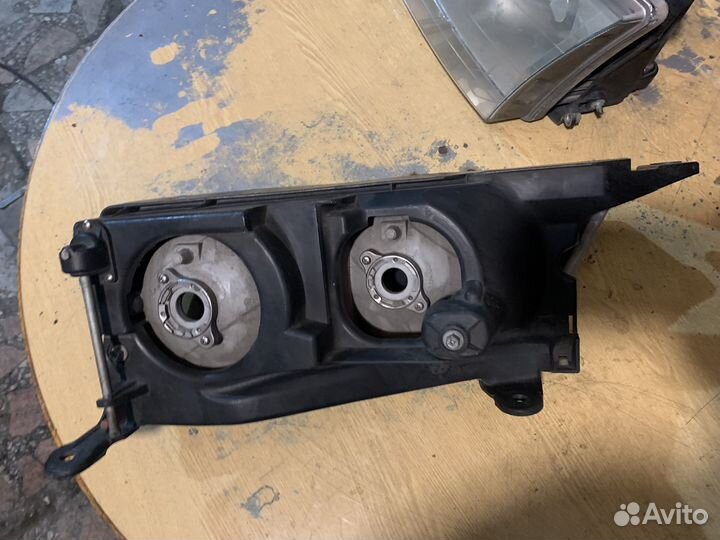 Фары Toyota Avalon