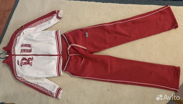 Костюм спортивный