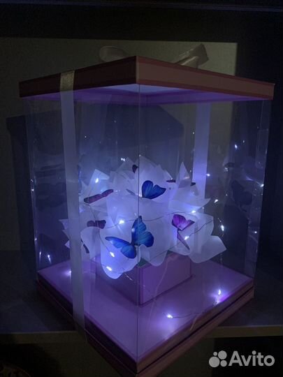 Букет из бабочек в коробке