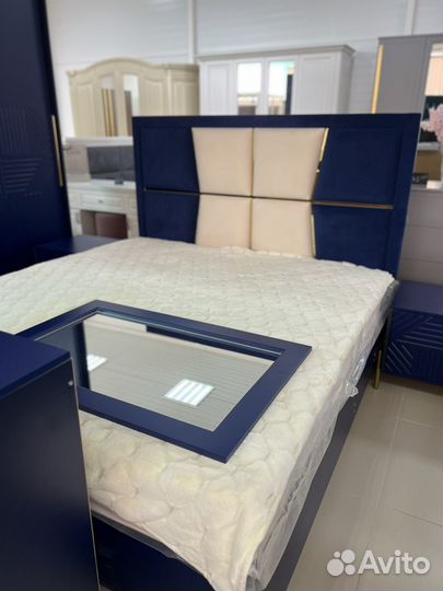 Спальный гарнитур