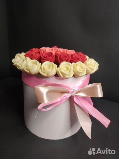 Розы из Белого Шоколада - 37 шт в Коробке