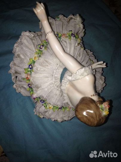 Статуэтка кружевная.Фарфор Германия. Фолькштедт
