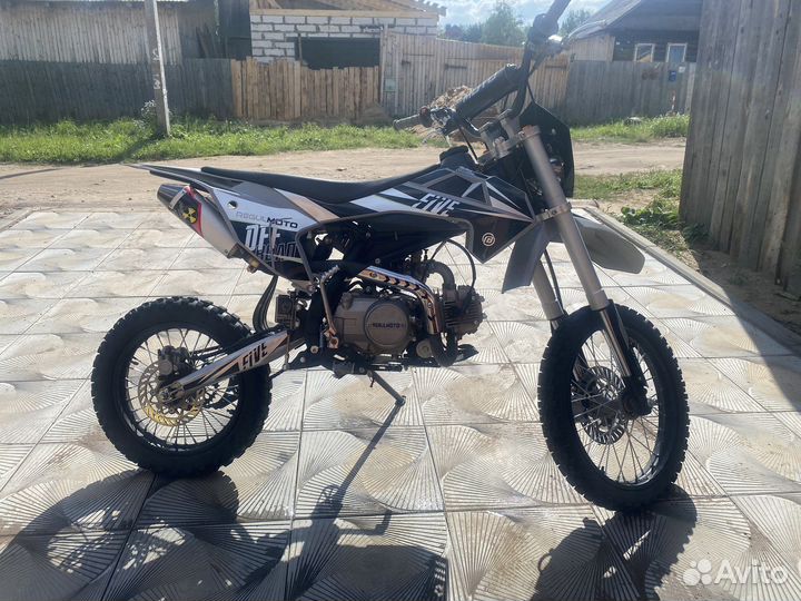 Regulmoto five em 125