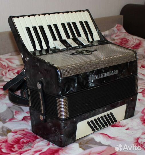 Аккордеон Royal Standard 1/2 половинка
