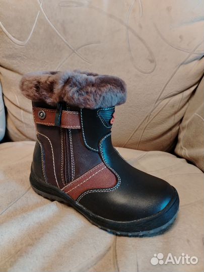 Новые зимние сапоги для мальчика