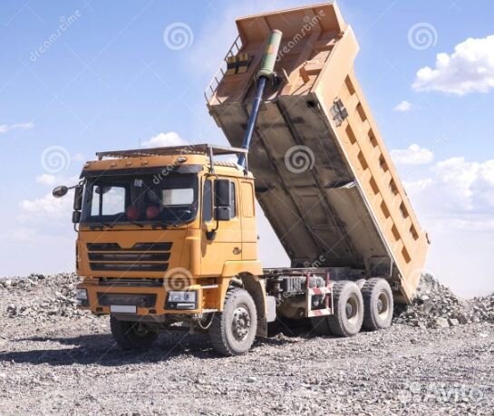 Водитель самосвала