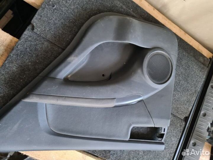 Обшивка двери задняя Kia Sportage 2 G4GC 2009