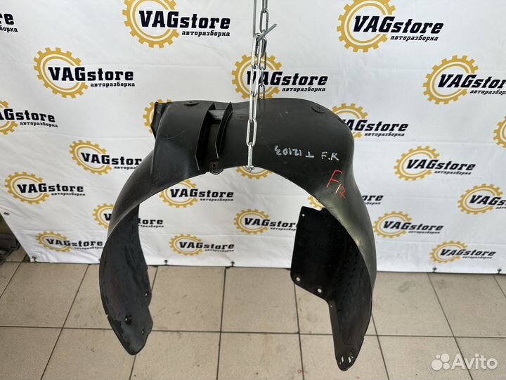 Подкрылок правый передний Audi TT 8N