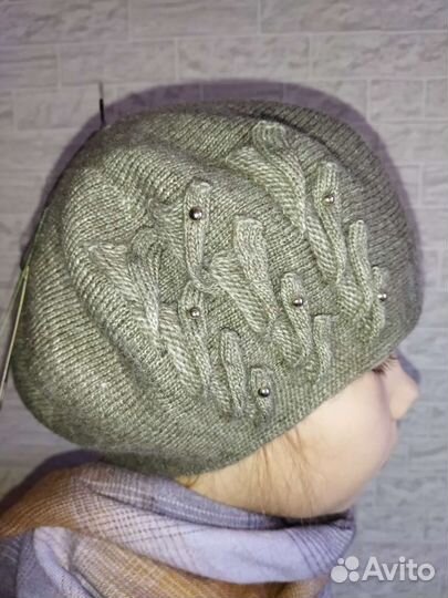 Берет женский вязаный