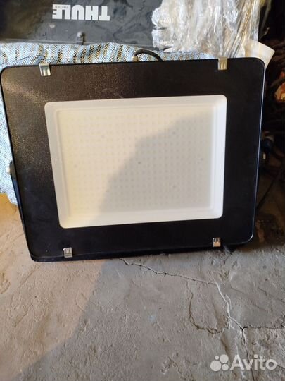 Прожектор уличный