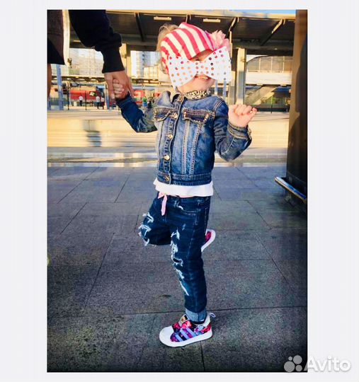 Джинсовая куртка и джинсы Monnalisa