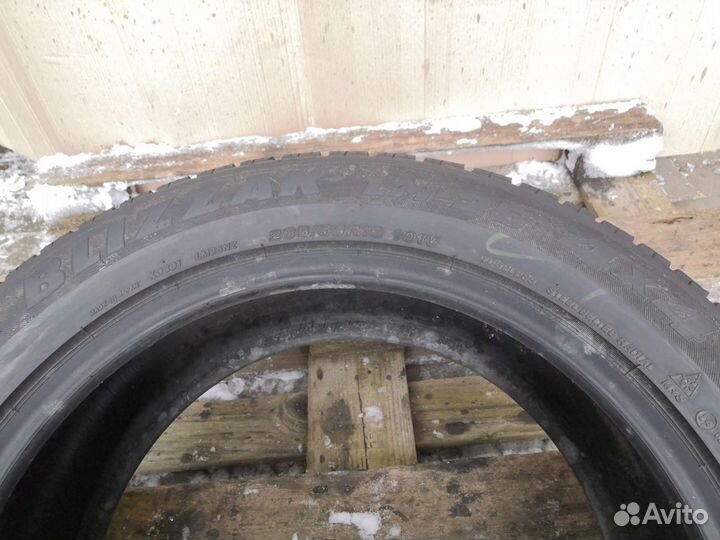 Bridgestone Blizzak LM-25 235/55 R19