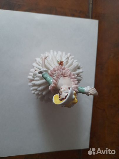 Красивейшая кружевная статуэтка