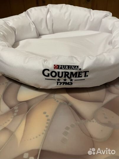 Лежанка для кота