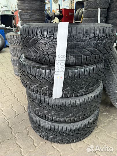 Nokian Tyres Hakkapeliitta R2 SUV 235/65 R17