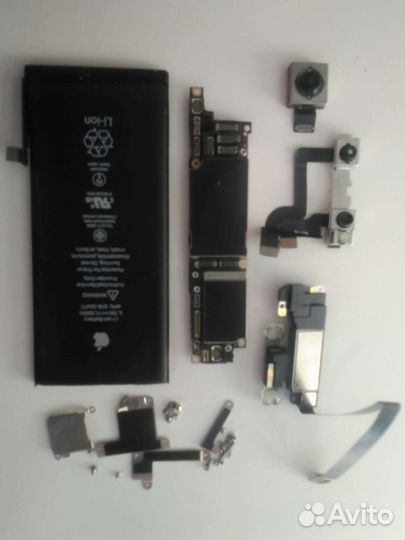 iPhone XR на разбор