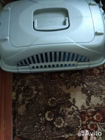 Переноска для животных немного сломана торг