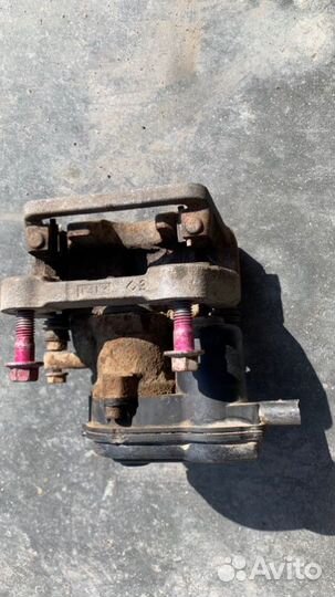 Суппорт тормозной задний правый Range Rover Evoque